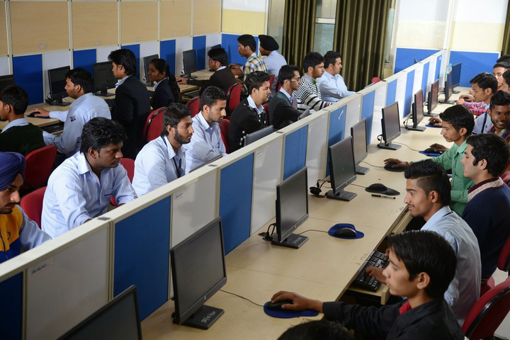 IEC University, Baddi IT Lab of IEC University Baddi